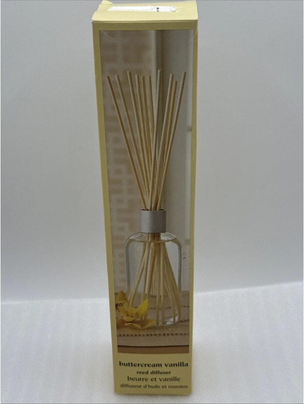 Pier 1 Buttercream Vanilla Cream Reed Diffuser Set 10 Reeds & 8 FlOz Liquid New
